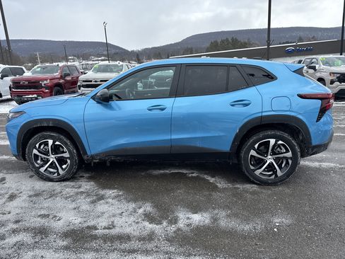 Used 2025 Chevrolet Trax RS w/ Sunroof Package image 5