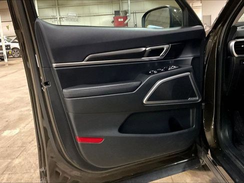 Used 2025 Kia Telluride S AWD/4WD image 22