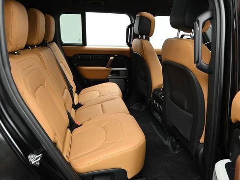 Used 2024 Land Rover Defender 130 S image 19