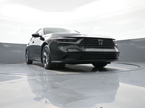 Certified 2023 Honda Accord EX image 25