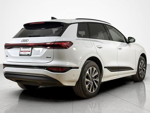 Used 2025 Audi Q6 e-tron Premium w/ Convenience Package AWD/4WD image 5