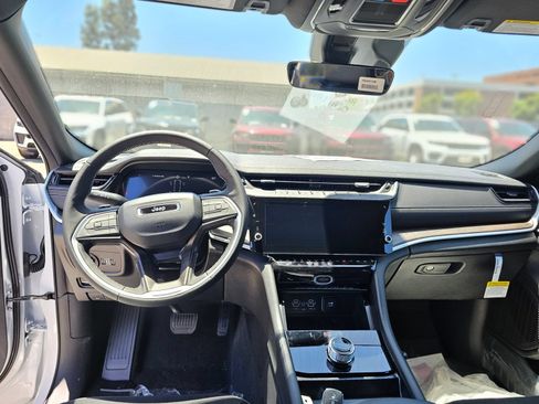 New 2026 Jeep Grand Cherokee L 2WD image 24