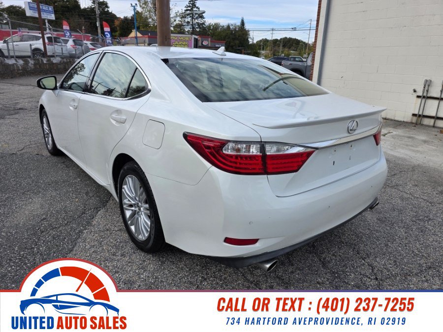 Used 2014 Lexus ES 350 w/ Luxury Package FWD image 3