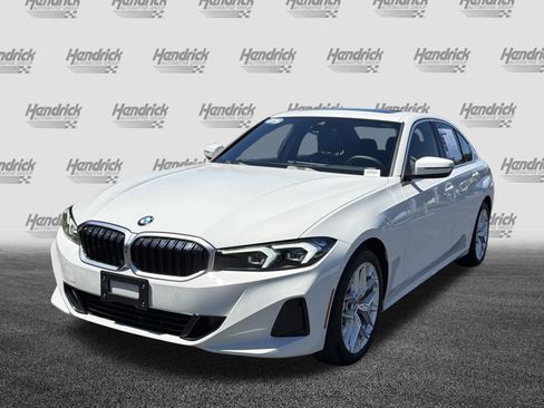 Used 2025 BMW 330i Sedan w/ Premium Package RWD image 2