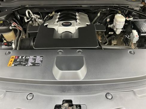 Used 2020 Cadillac Escalade Premium Luxury image 31