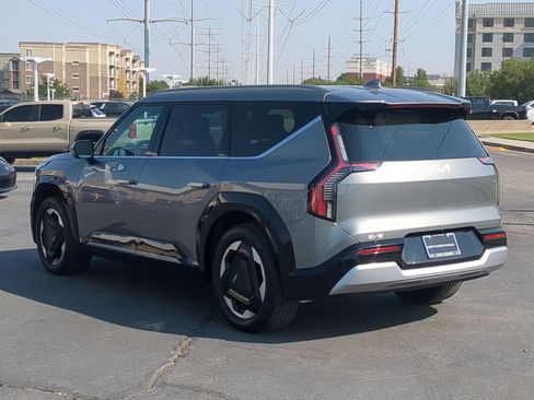 Certified 2024 Kia EV9 Land AWD/4WD image 3