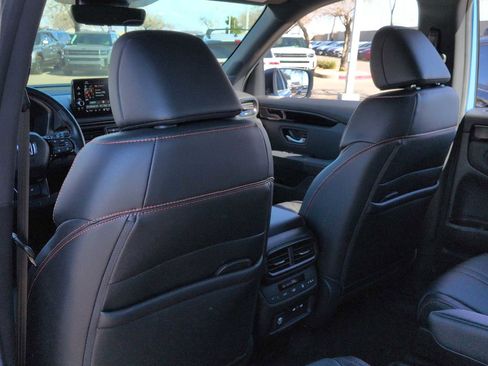Used 2024 Honda Pilot TrailSport image 19