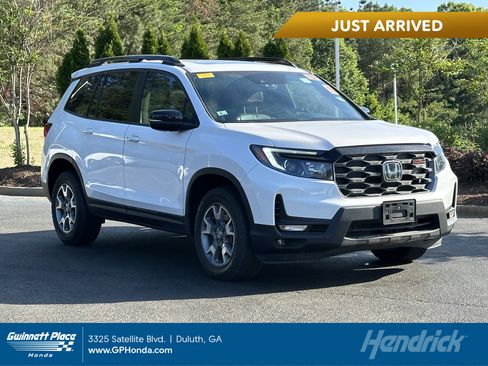 Used 2023 Honda Passport TrailSport image 1