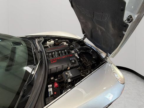 Used 2011 Chevrolet Corvette Coupe w/ Preferred Equipment Group RWD image 29