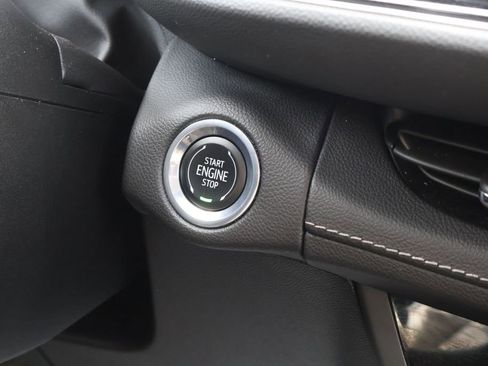 Used 2023 Buick Envision Avenir image 31