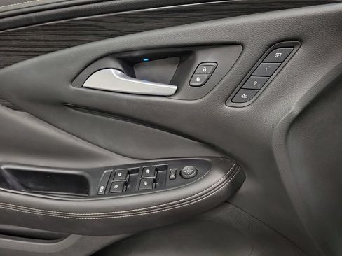 Used 2017 Buick Envision Essence w/ LPO, Cargo Package FWD image 25