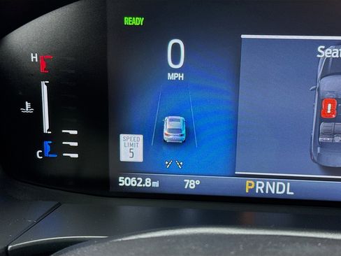 Used 2024 Ford Escape ST-Line w/ Equipment Group 301A image 8