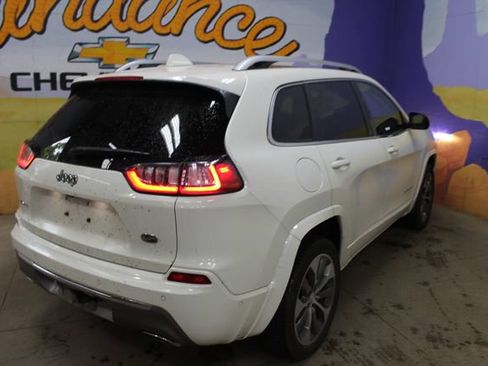Used 2019 Jeep Cherokee Overland w/ Technology Group AWD/4WD image 8