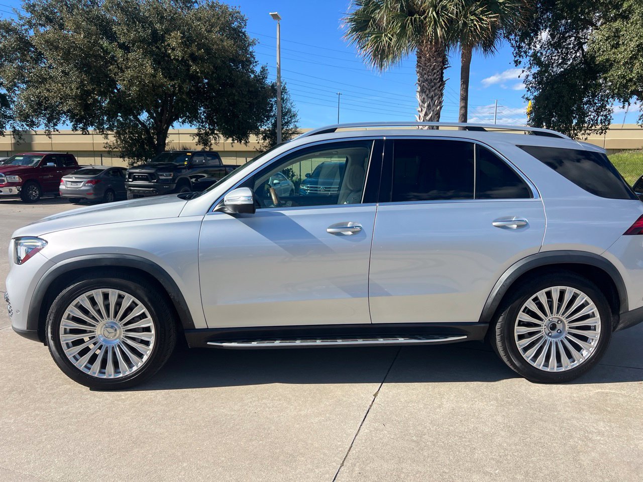 Used 2020 Mercedes-Benz GLE 350 image 2