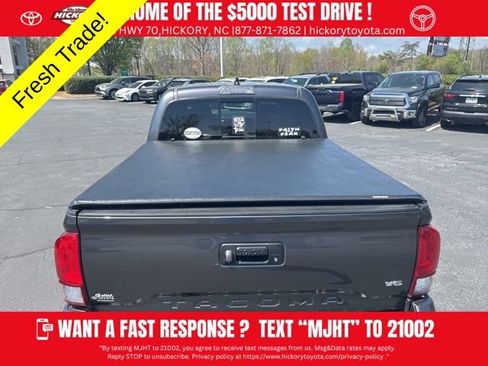 Used 2017 Toyota Tacoma TRD Sport image 5