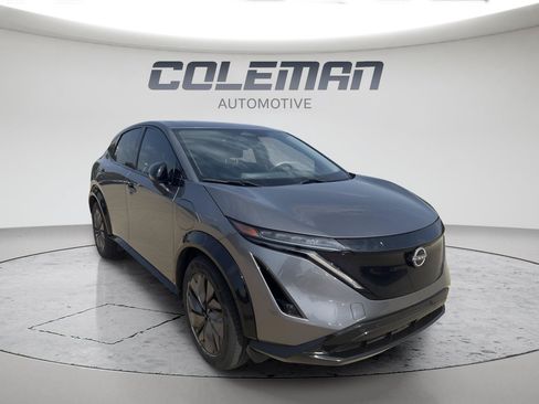 Used 2023 Nissan Ariya AWD image 2