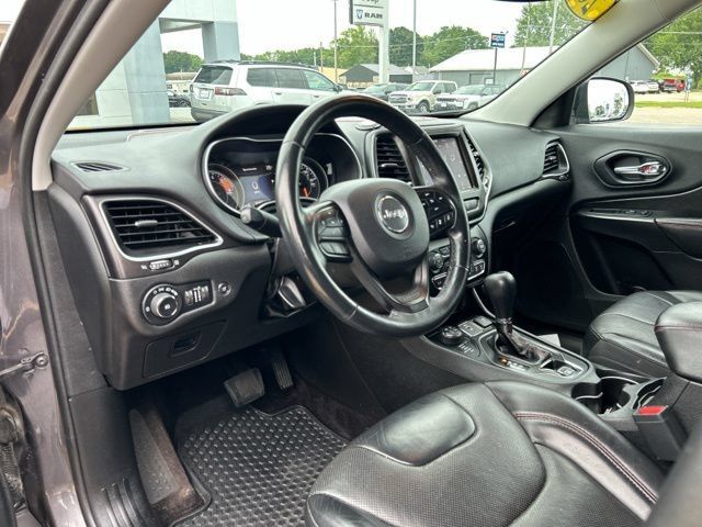 Used 2019 Jeep Cherokee Trailhawk AWD/4WD image 30