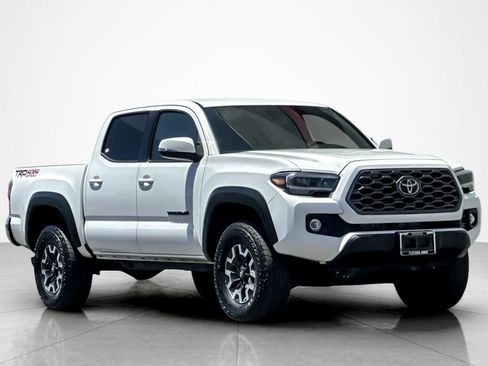 Certified 2023 Toyota Tacoma TRD Off-Road AWD/4WD image 7