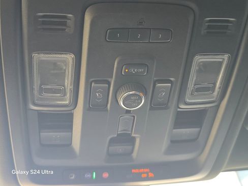 Used 2022 GMC Yukon Denali image 31