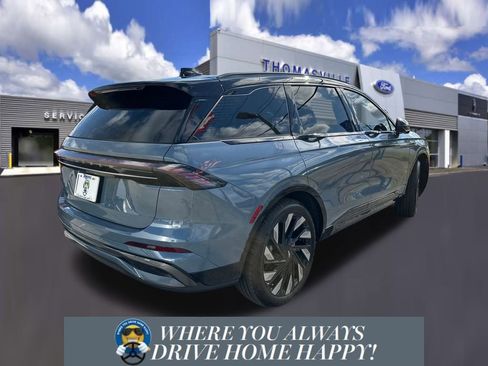 New 2026 Lincoln Nautilus Reserve image 3