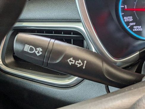 Used 2018 Chevrolet Equinox LT FWD image 6