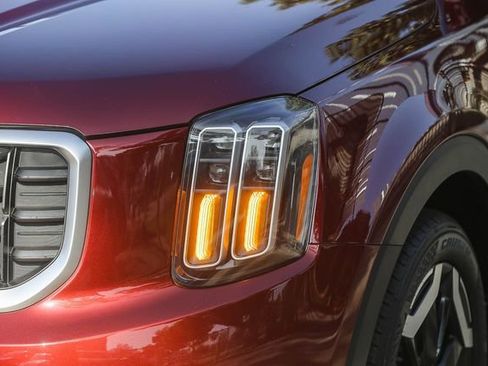 Certified 2024 Kia Telluride S w/ S Sunroof Package image 6