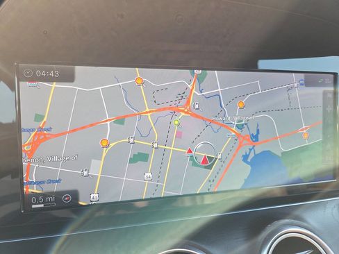 Used 2017 Mercedes-Benz E 400 4MATIC Wagon image 16