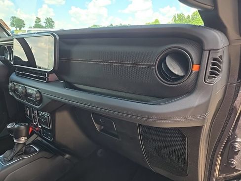 Used 2026 Jeep Gladiator Mojave AWD/4WD image 78
