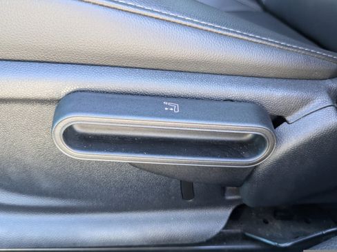 Used 2019 MINI Cooper S w/ Premium Package image 23