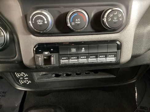 Used 2022 RAM 2500 Tradesman AWD/4WD image 27