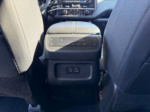 Used 2022 Nissan Pathfinder S image 27