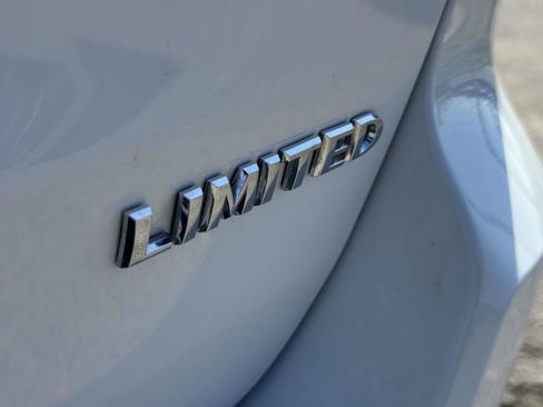 Used 2021 Jeep Grand Cherokee Limited image 10