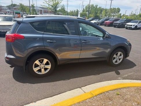 Used 2013 Toyota RAV4 XLE AWD/4WD image 9