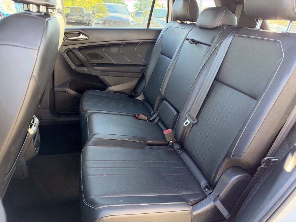Used 2022 Volkswagen Tiguan SE R-Line FWD image 17