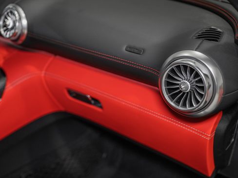 Used 2025 Mercedes-Benz AMG GT 63 image 26