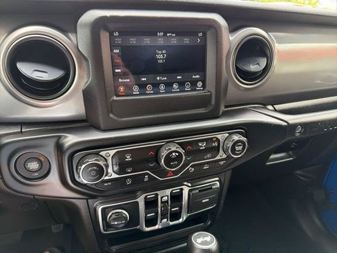 Used 2021 Jeep Wrangler Unlimited Sport AWD/4WD image 17