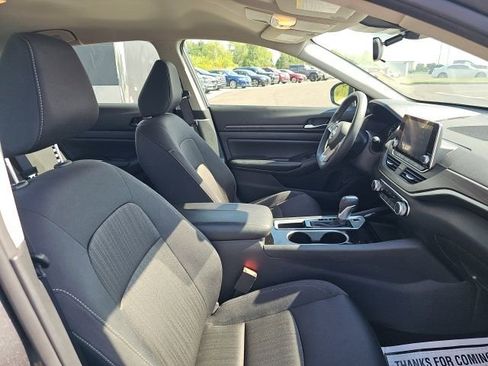 Used 2024 Nissan Altima 2.5 SV image 30