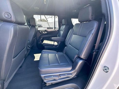 Used 2022 Chevrolet Suburban RST w/ Luxury Package image 21