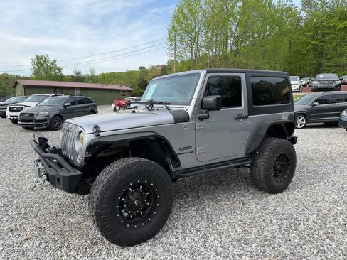 Used 2015 Jeep Wrangler Sport w/ Connectivity Group AWD/4WD image 4