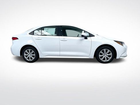 New 2026 Toyota Corolla LE image 2