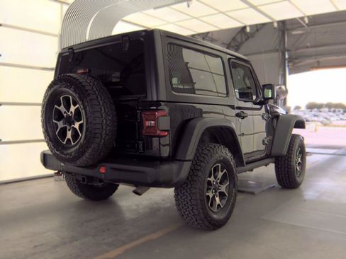 Used 2018 Jeep Wrangler Rubicon AWD/4WD image 6