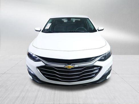 Used 2022 Chevrolet Malibu LT FWD image 2
