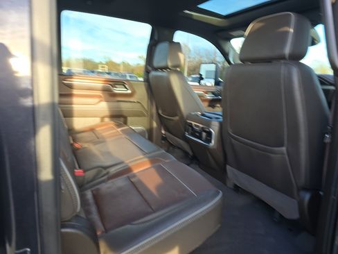 Used 2024 GMC Sierra 2500 Denali w/ Denali Reserve Package image 17