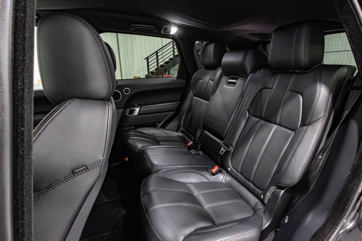 Used 2017 Land Rover Range Rover Sport SE AWD/4WD image 10