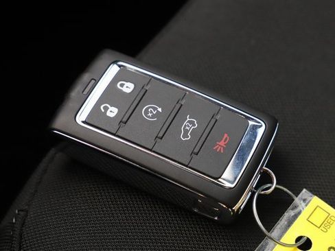 New 2025 Jeep Grand Cherokee 4WD image 32