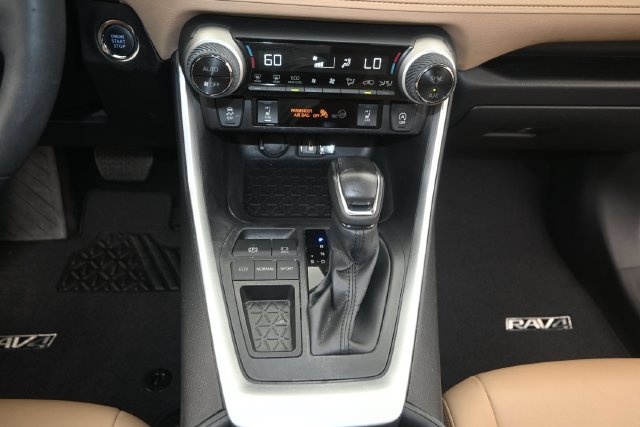 Used 2022 Toyota RAV4 XLE Premium FWD image 10