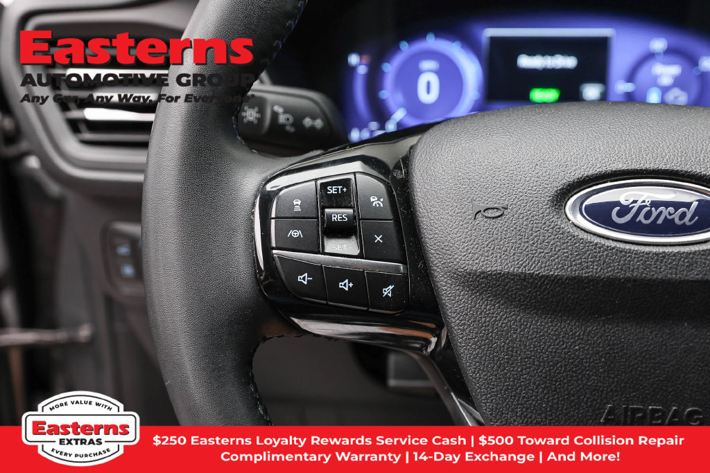Used 2021 Ford Escape Titanium AWD/4WD image 15