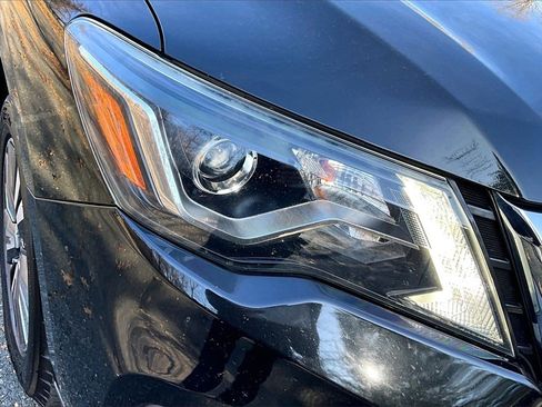 Used 2020 Nissan Pathfinder S image 26