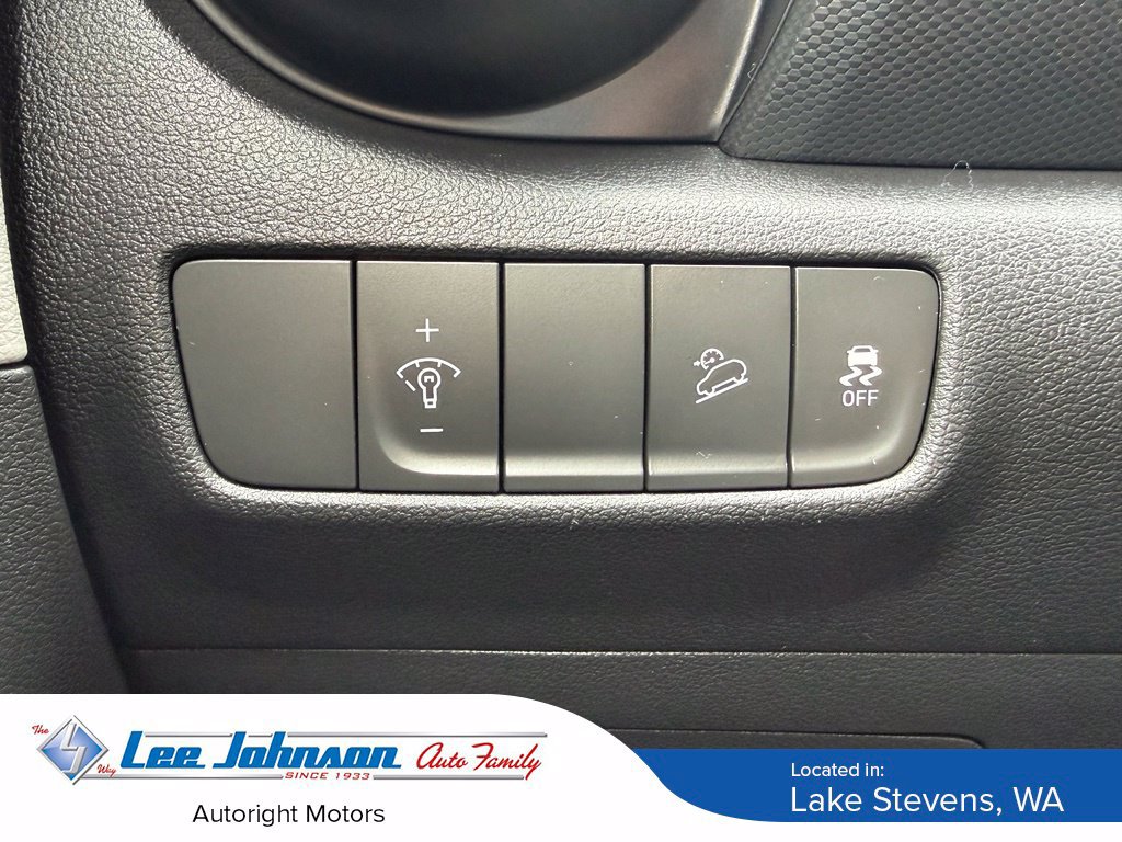 Used 2023 Hyundai Kona SE AWD/4WD image 23