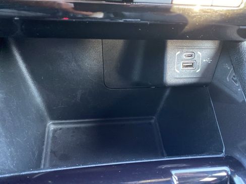 Used 2024 Jeep Compass Latitude image 29